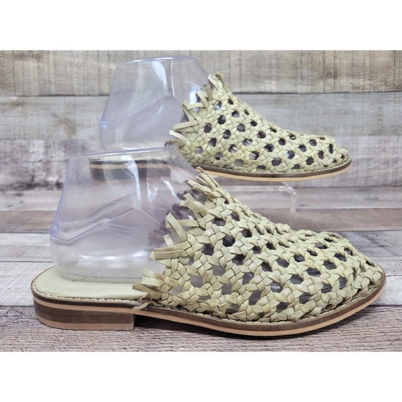 Free People Flats Womens size 37, US 6.5 Cream Frayed Mirage Woven Mules Slides - Picture 1 of 9